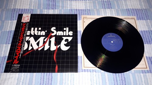 Queen gettin smile japan - queen,