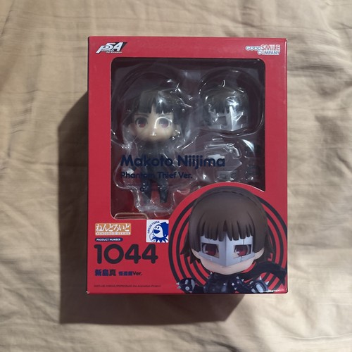 Makoto niijima nendoroid 1044 - makoto,