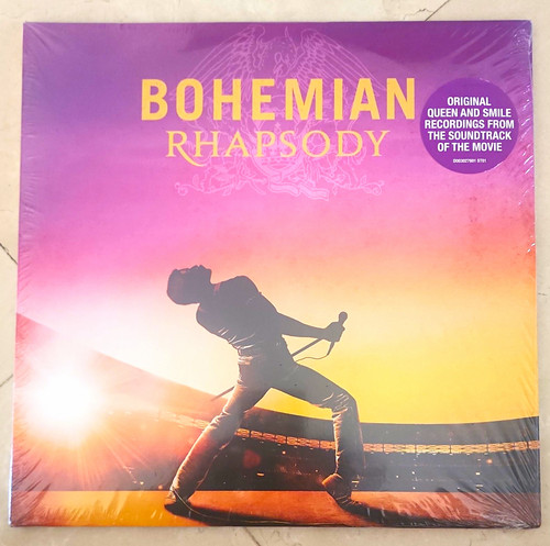 Queen smile bohemian - /,